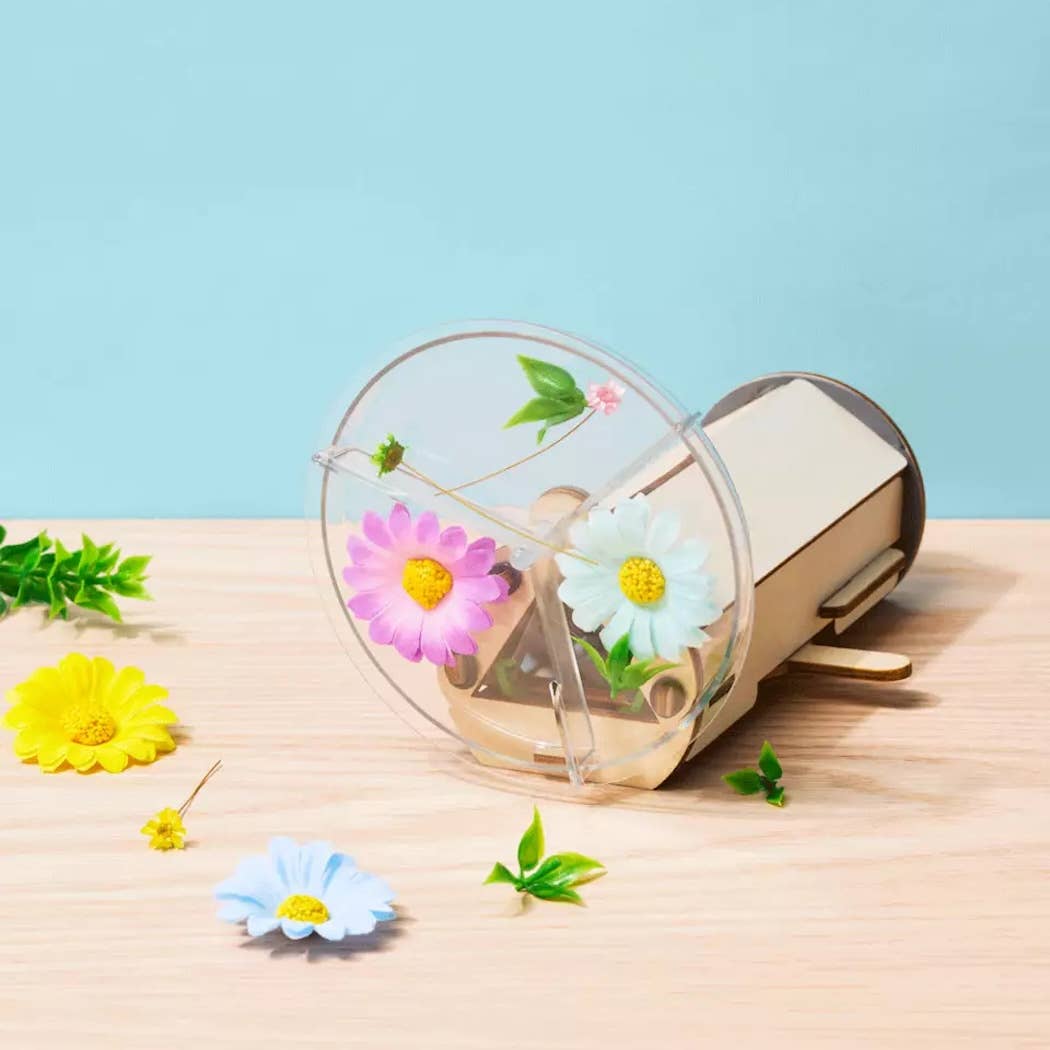 DIY Nature Kaleidoscope Set for kids with wood pieces, mirror panels, and customizable dried flowers for creating reflective patterns